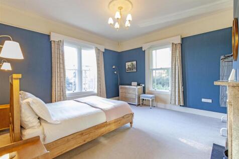 Bedroom 1-1.jpg