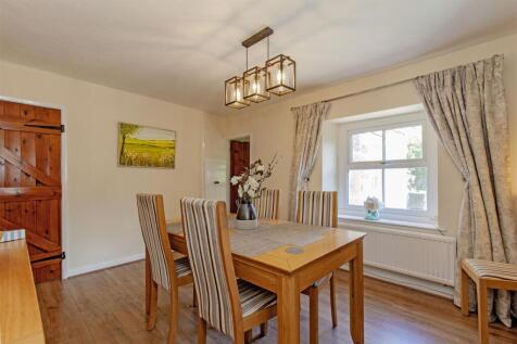 Dining Room-2.jpg