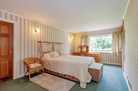 Bedroom 1-2.jpg