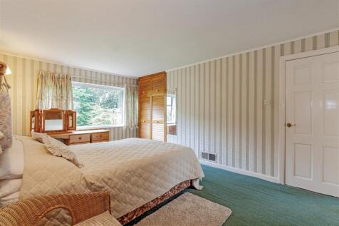 Bedroom 1-1.jpg