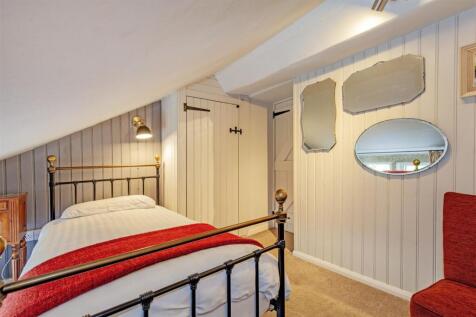 Bedroom 2-2.jpg