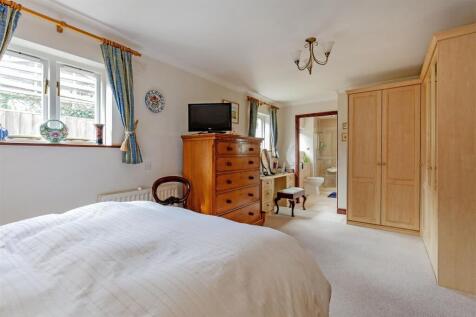 Bedroom 1-1.jpg