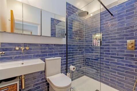 Shower Room-1.jpg
