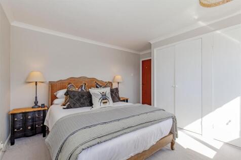 Bedroom 1-2.jpg
