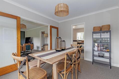 Dining Room-3.jpg