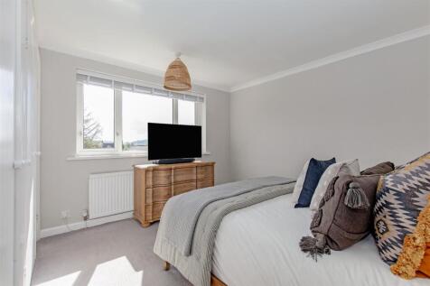 Bedroom 1-1.jpg