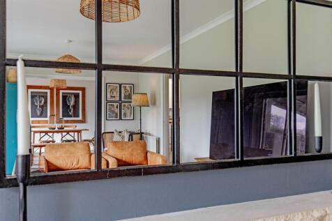 Reception Room-4.jpg