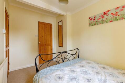 Bedroom 2-2.jpg