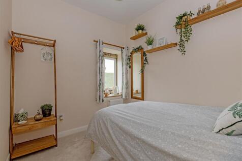 Bedroom 2-1.jpg
