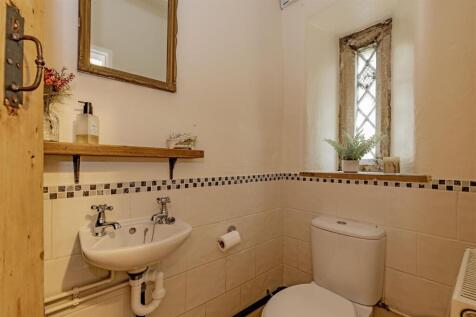 Cloakroom-1.jpg