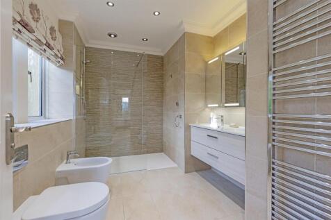 Bedroom 1 En Suite-1.jpg