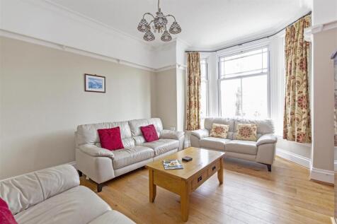 Reception Room-3.jpg
