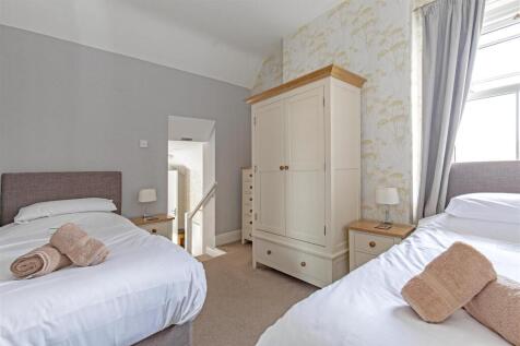 Bedroom 2-1.jpg