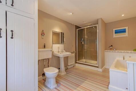 Bathroom-1.jpg