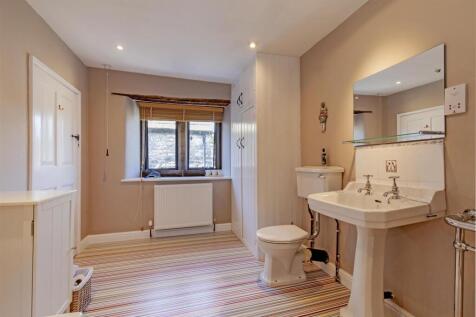 Bathroom-2.jpg