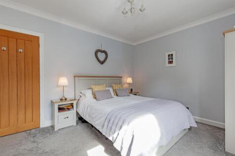 Bedroom 1-1.jpg