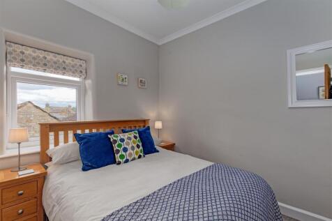 Bedroom 2-2.jpg