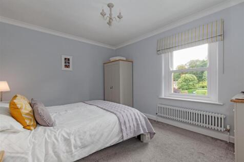 Bedroom 1-3.jpg