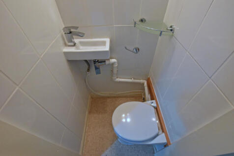 Bedroom 4 WC