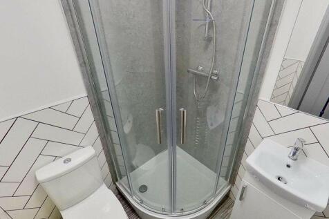 Bedroom 3 ensuite