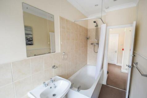 bathroom 1.jpg