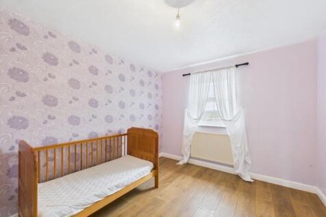 CAM01268G0-PR0317-STILL008.jpg