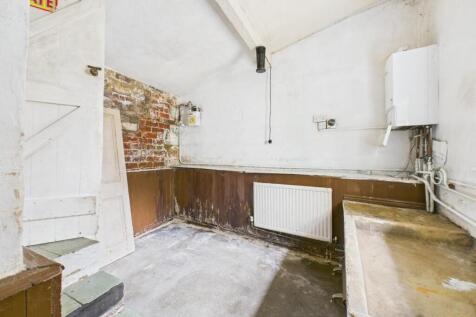 CAM01268G0-PR0390-STILL007.jpg