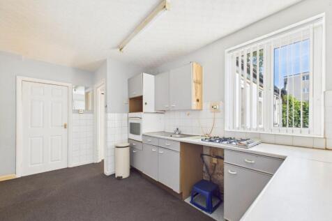 CAM01268G0-PR0395-STILL003.jpg