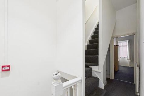 CAM01268G0-PR0401-STILL008.jpg
