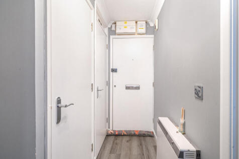 1357946-4-68ef8de...