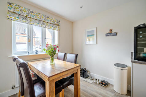 1372524-24-690206...