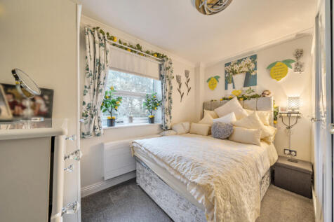 1374814-4-6904e41...