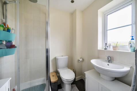 1375179-9-690b326...