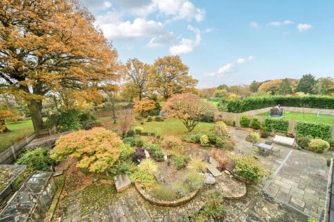 1375171-4-690caea...