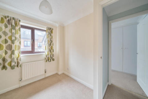 1374102-8-690c72f...