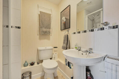 1382373-7-691c8db...