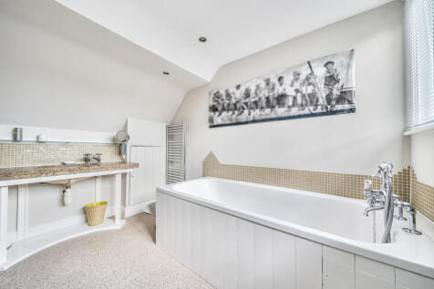 1362905-5-68e54da...