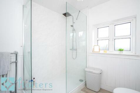 Shower Room.jpg