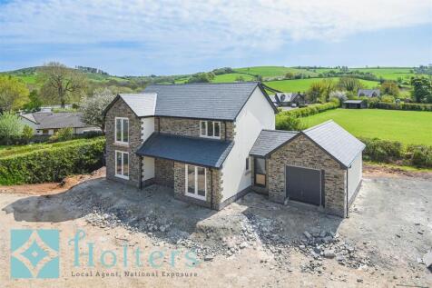 1 Old Inn Meadows, Rhosgoch-2.jpg