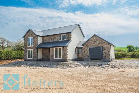 1 Old Inn Meadows, Rhosgoch-1.jpg