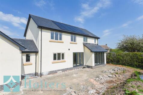 1 Old Inn Meadows, Rhosgoch-4.jpg
