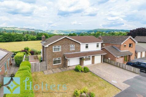 24 Parc Yr Ifron, Builth Wells-02.jpg