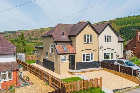 2 Garth Terrace, Knighton-49.jpg