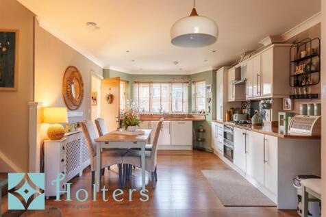 10 Camddwr Rise, Llandrindod Wells-04.jpg