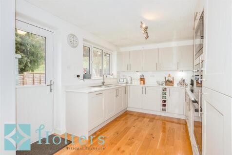 Kitchen 1.jpg