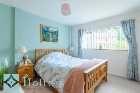 13 Llewellyn Road, Kington-22.jpg