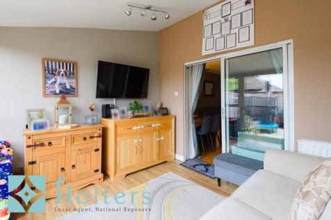 Rear Reception Room 2.jpg