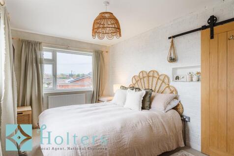 Master Bedroom 2.jpg