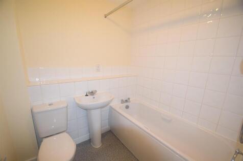 Bathroom.JPG
