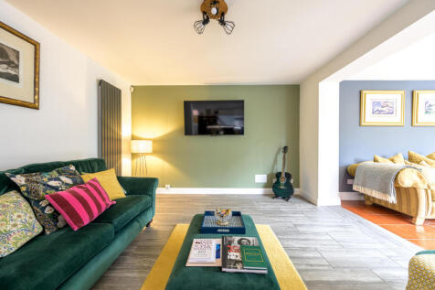 Living Dining Area